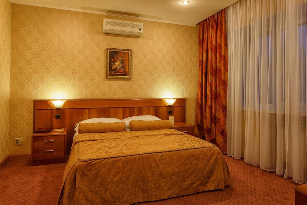 Slavyanka Hotel Tcheliabinsk Extérieur photo