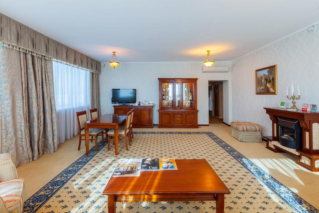 Slavyanka Hotel Tcheliabinsk Extérieur photo