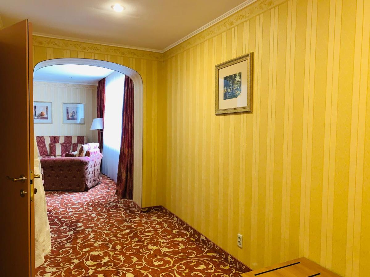 Slavyanka Hotel Tcheliabinsk Extérieur photo