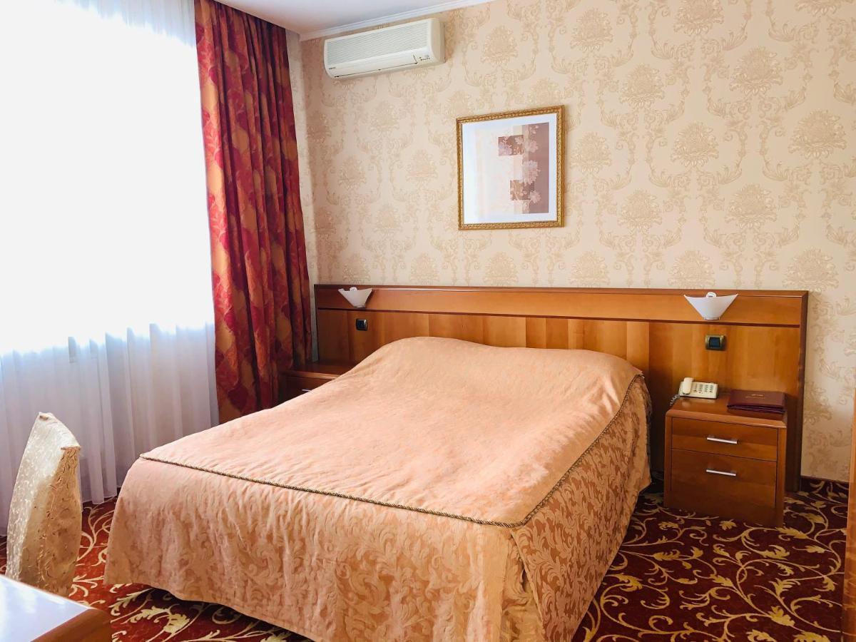 Slavyanka Hotel Tcheliabinsk Extérieur photo