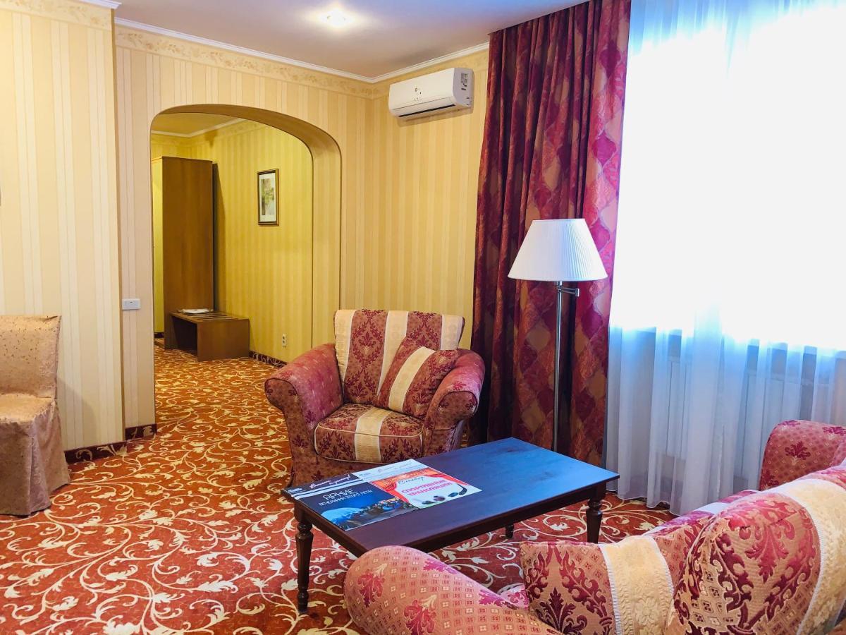 Slavyanka Hotel Tcheliabinsk Extérieur photo