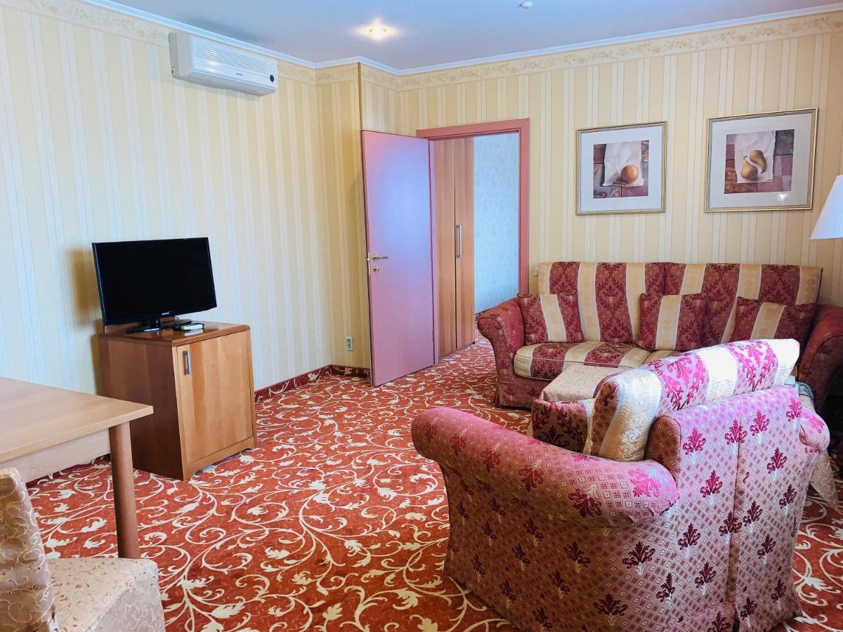 Slavyanka Hotel Tcheliabinsk Extérieur photo